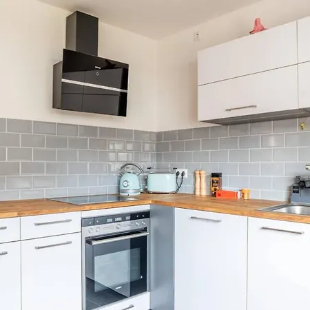 Modernes Mit 3 Schlafzimmern Balkon Naehe Europapark شقة *