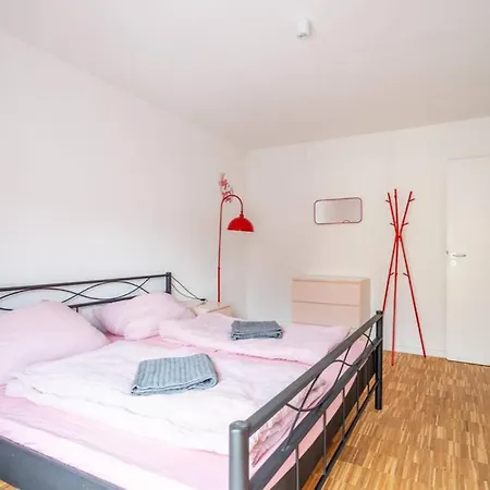 Modernes Mit 3 Schlafzimmern Balkon Naehe Europapark شقة Niederschopfheim